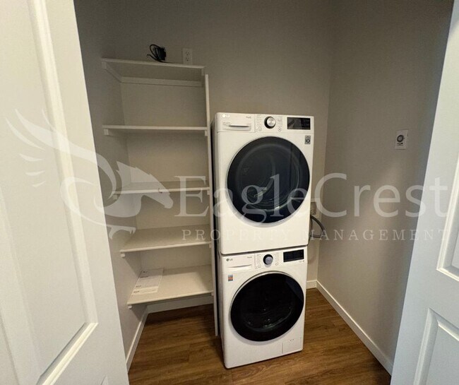 Building Photo - Herbert PL