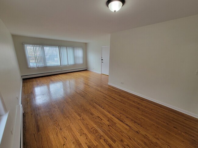 Building Photo - 5809 N Whipple St