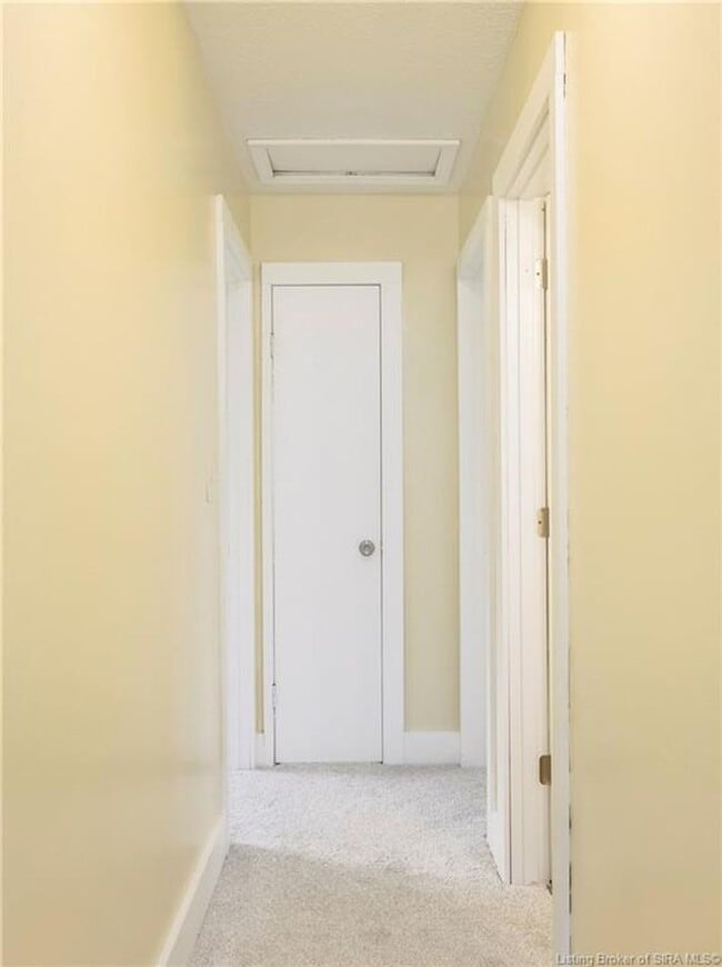 Building Photo - 3 bedroom 1.5 bath house for rent