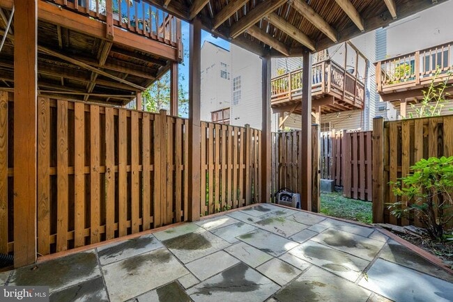 Building Photo - 12913 Wood Cres Cir