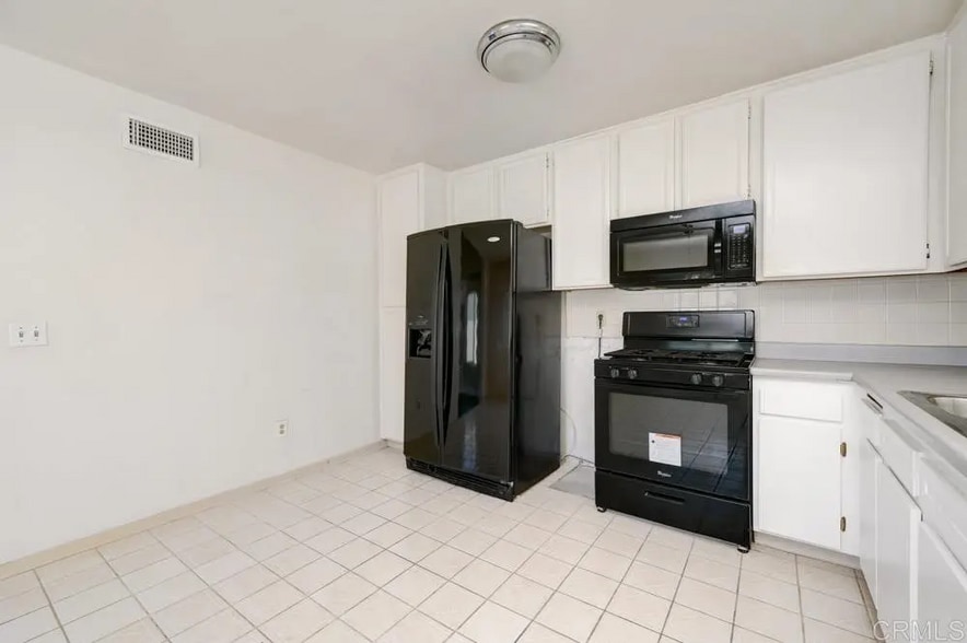 Building Photo - 6435 Bullock Dr