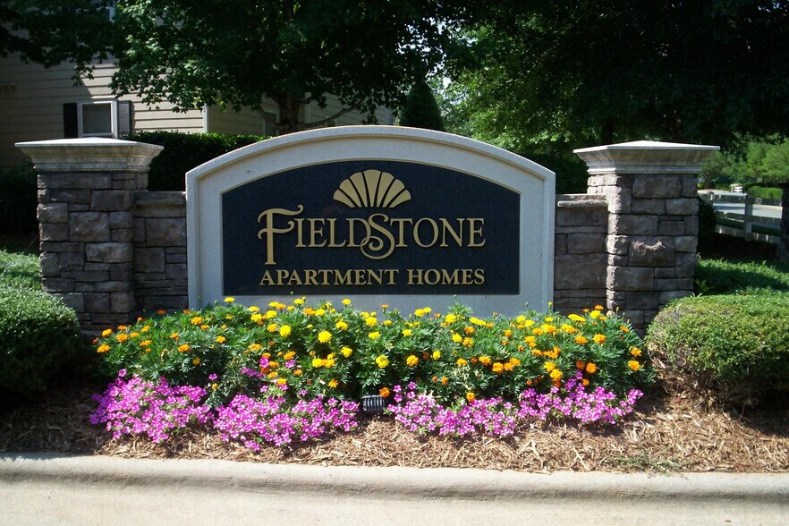 Fieldstone Apartments 510 Quaker Creek Dr Mebane NC 27302 Apartment