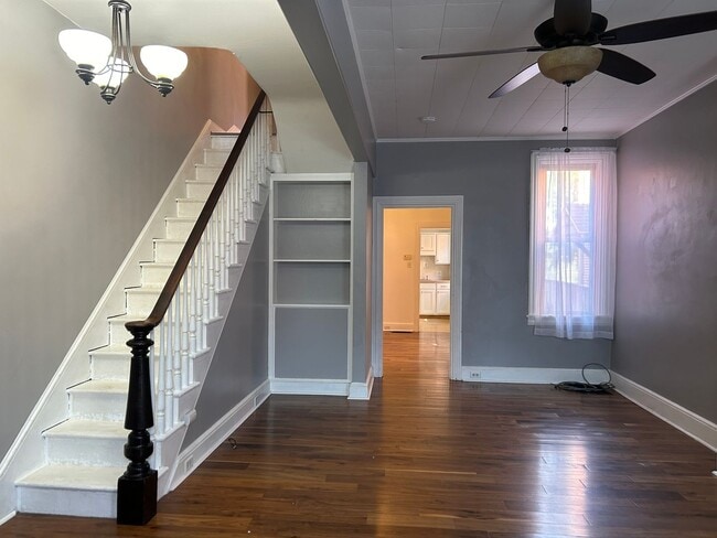 Building Photo - Beautiful 3 Bedroom, 1.5 Bath *2 Car Detac...