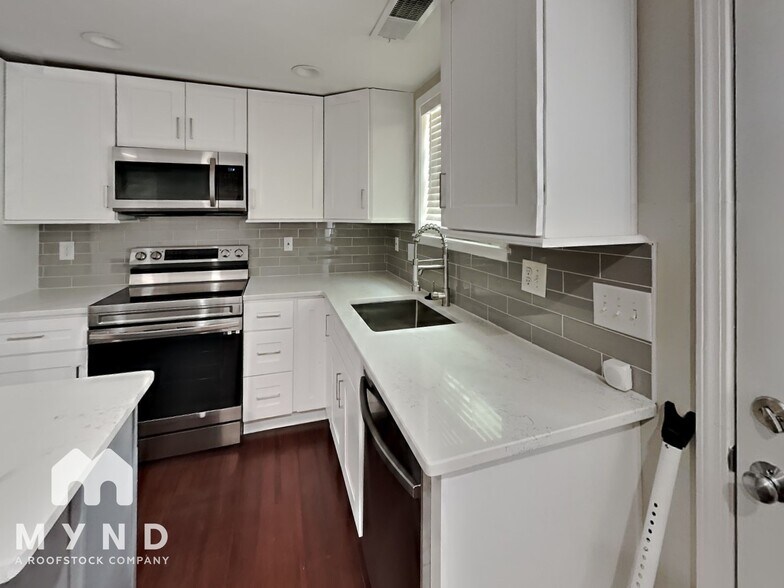 Building Photo - 963 Sims Ave NW