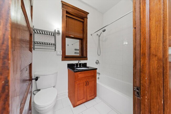 Building Photo - 3744 N Fremont St