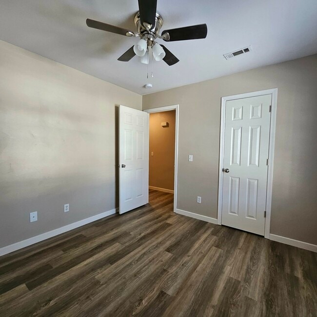 Building Photo - 2505 SW Choctaw St