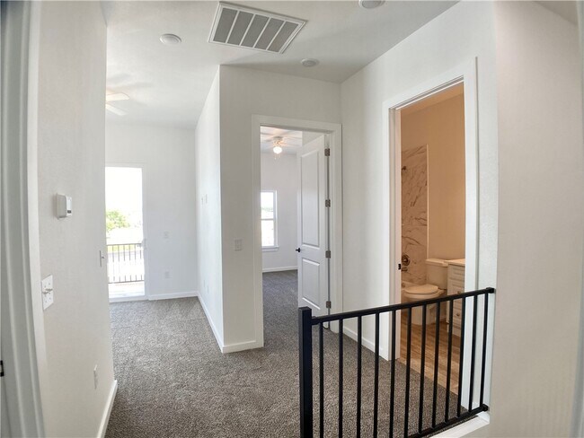 Building Photo - 255 Lourdes Ct