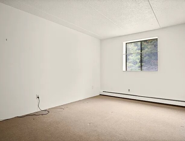 Building Photo - 80 N Warren St