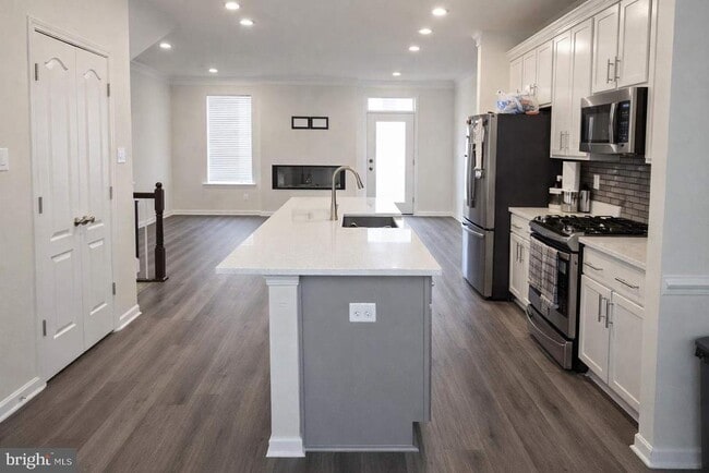 Building Photo - 210 Southwind Dr