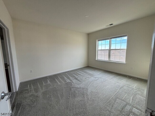 Building Photo - 542 E Celebration Way