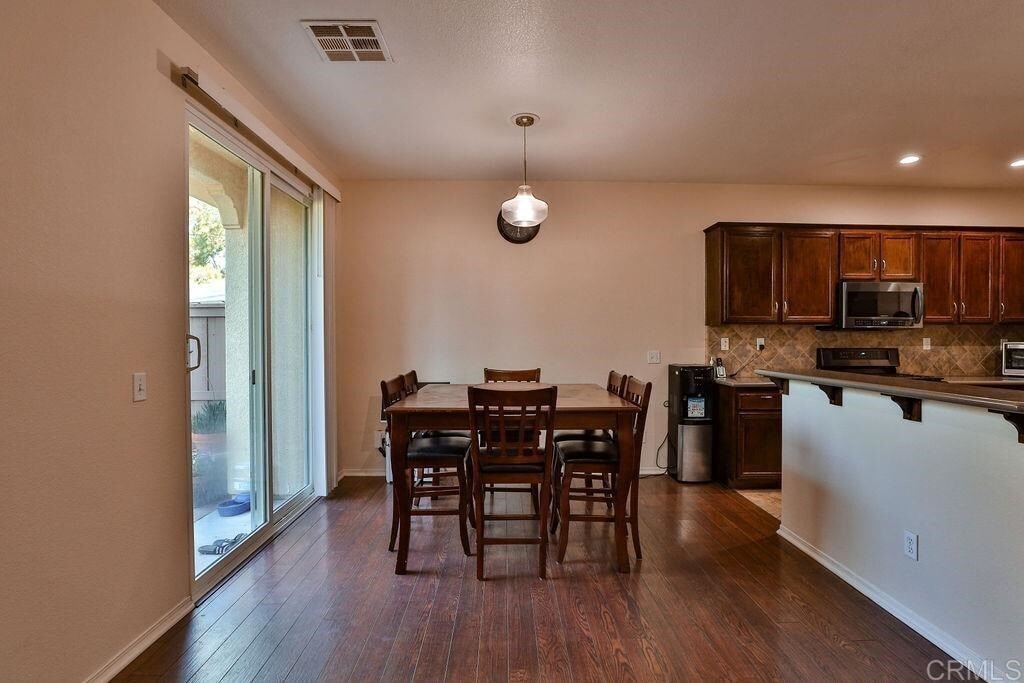 Building Photo - 425 S Meadowbrook Dr