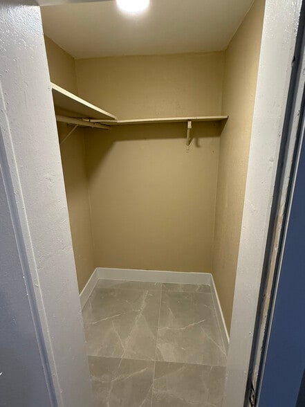 Building Photo - 2336 NW 35th St