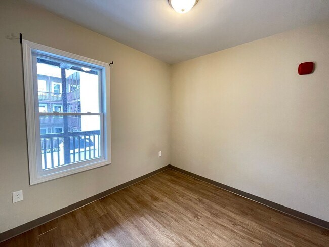 Building Photo - 463 Beech St