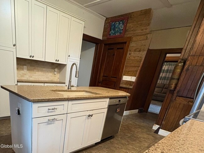 Building Photo - 260 Clark Rd