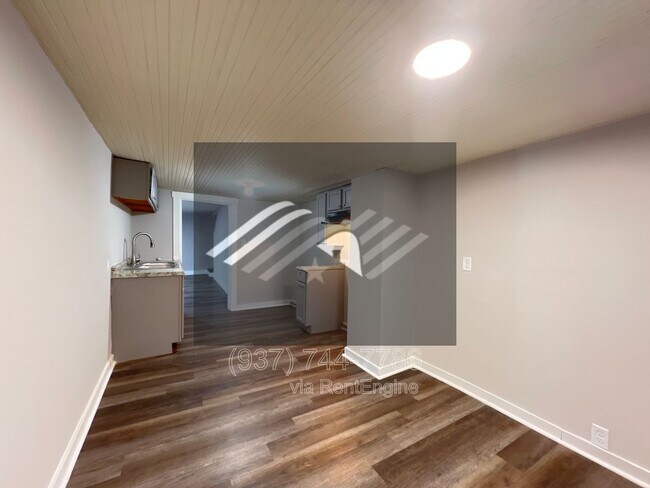 Building Photo - 1548 Lingo St