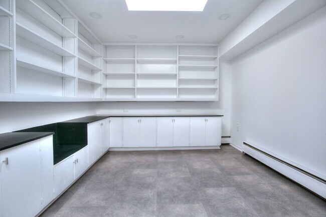 Building Photo - 208 Bayberry Ln