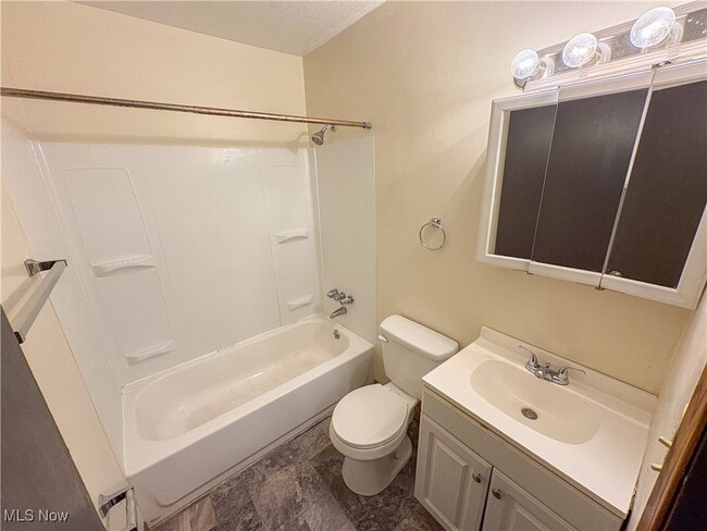 Building Photo - 540 College