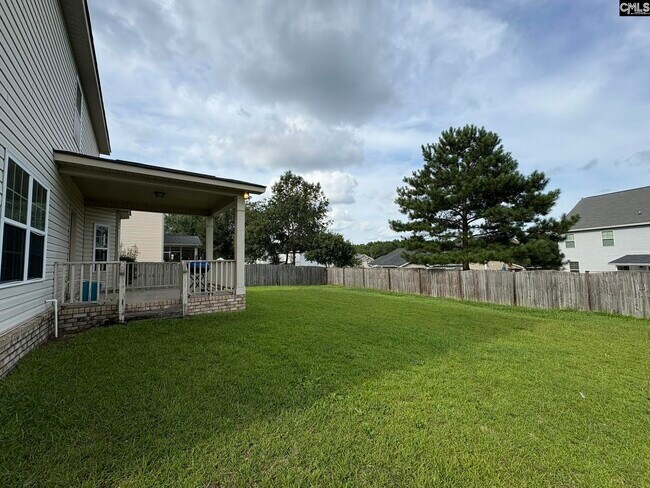 Building Photo - 137 Rossmore Dr