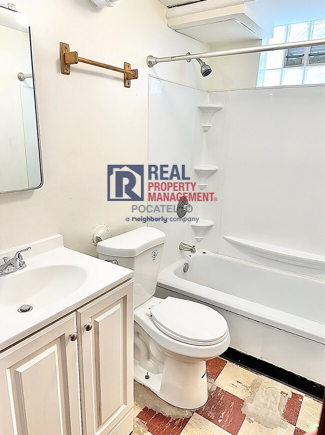 Building Photo - 651-655 W Lander