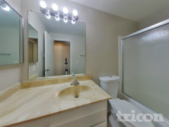 Building Photo - 2878 Goldy Way