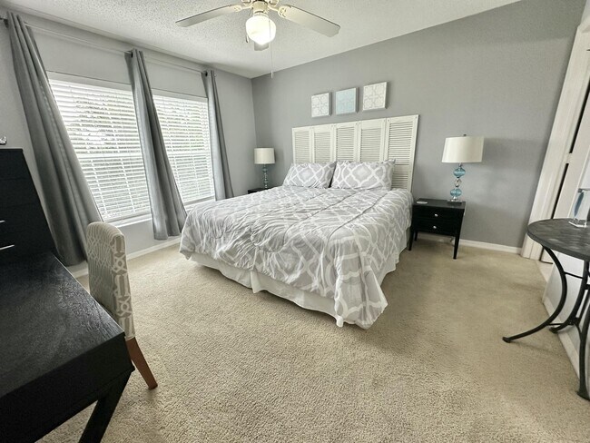 Building Photo - 4274 Calinda Ln