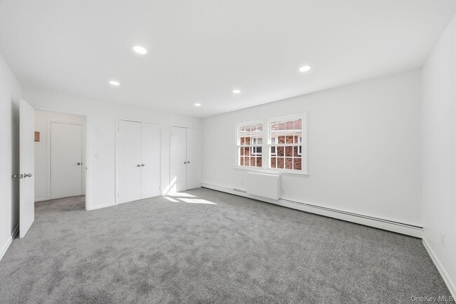 Building Photo - 240 S Broadway