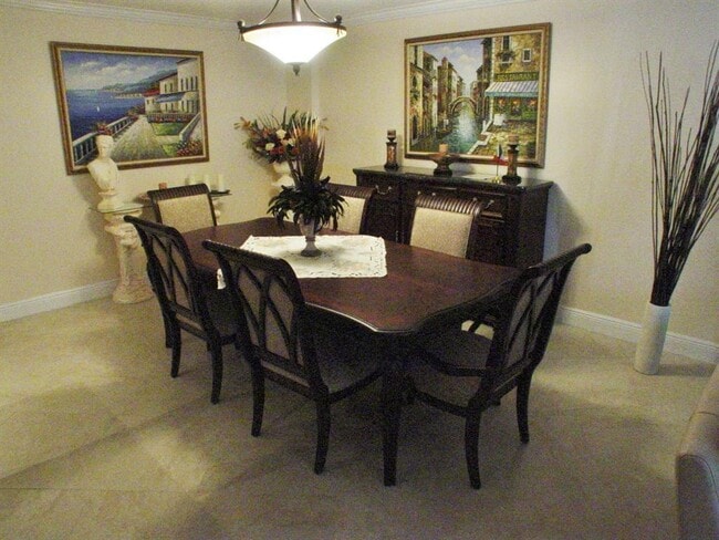 Building Photo - 405 N Ocean Blvd