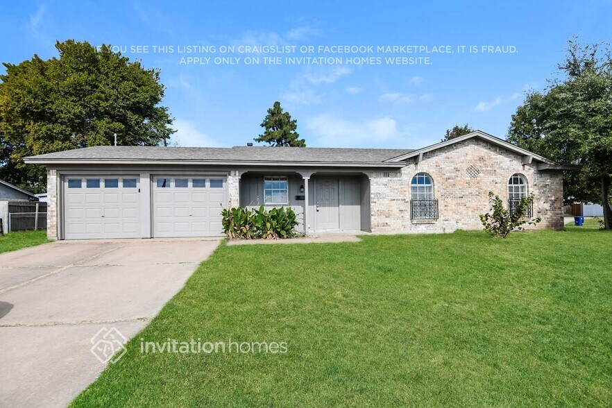 Primary Photo - 318 SW Murphy Rd