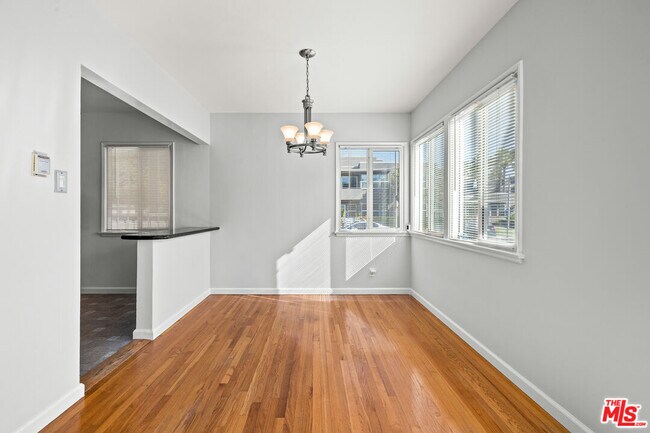 Building Photo - 836 Appelby St