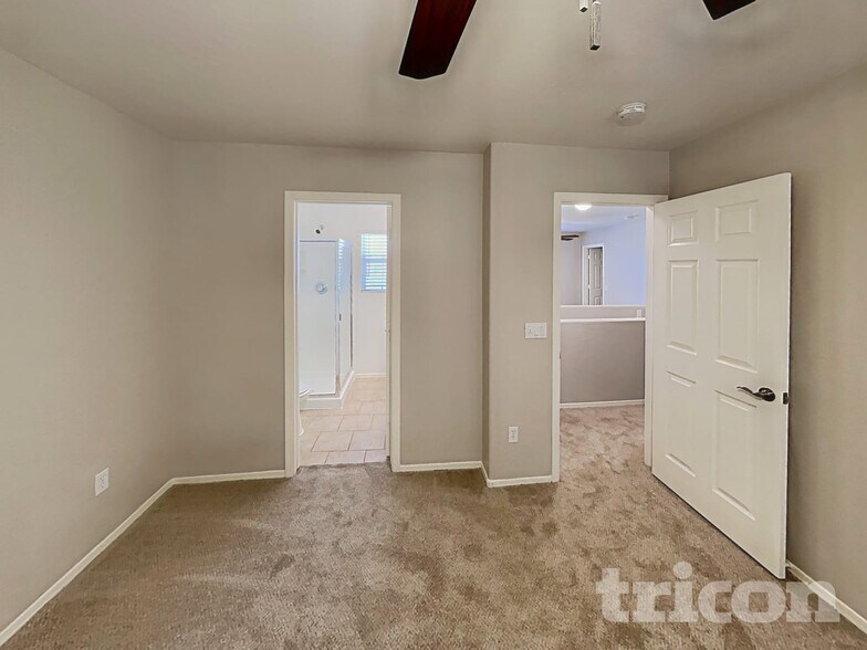 Building Photo - 999 E Stardust Way