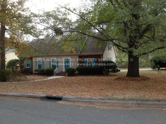 Primary Photo - 4535 Dawnwood Dr