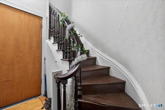 Building Photo - 29 Eld St