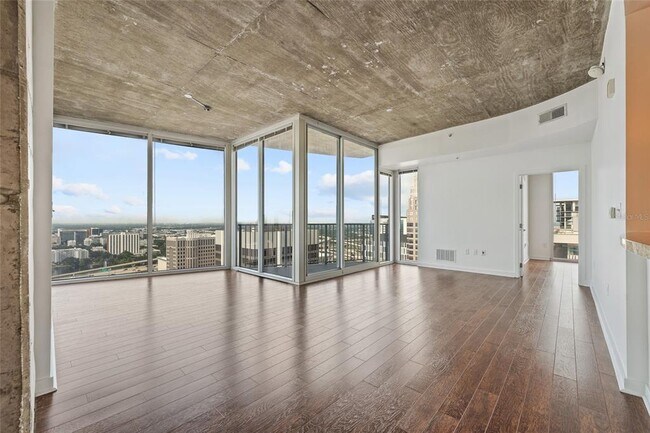 Building Photo - 155 S Court Ave