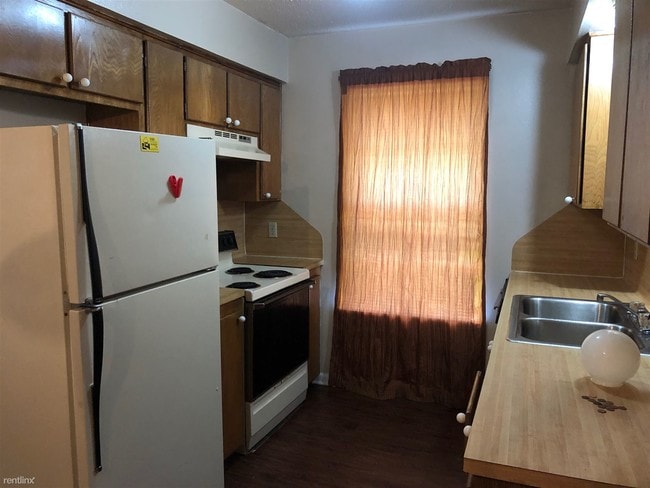 Building Photo - 2 br, 1 bath  - 814 Navajo Trl