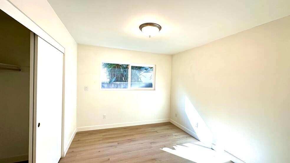 Building Photo - 820 Browning Pl