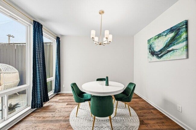 Building Photo - 1116 Bering Dr
