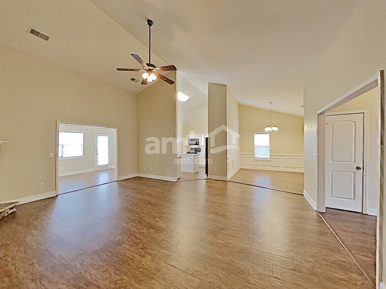 Building Photo - 107 Oscar Ct