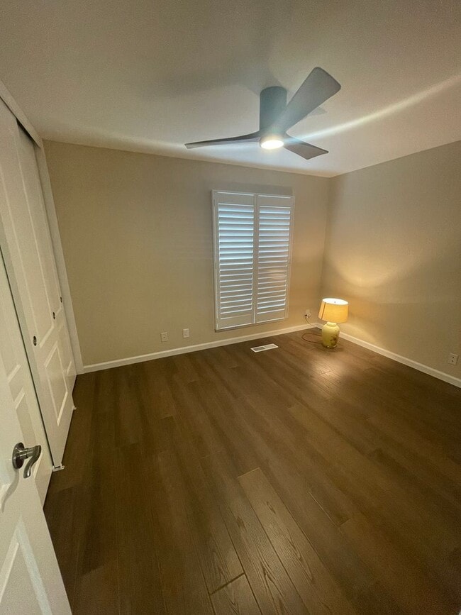 Building Photo - $3190 -- Beautifully Remodeled Townhome in...