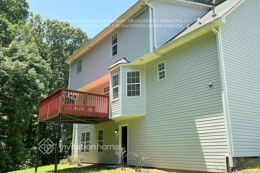 Building Photo - 4150 Hillsborough Dr SW