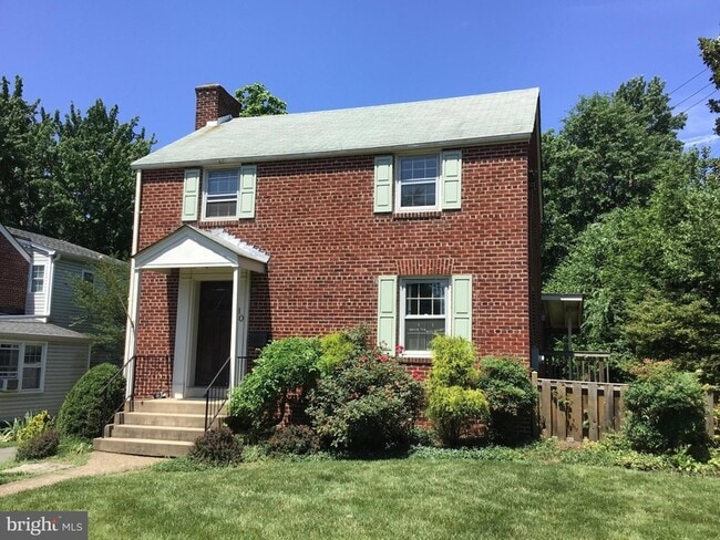 Primary Photo - 110 S Woodrow St
