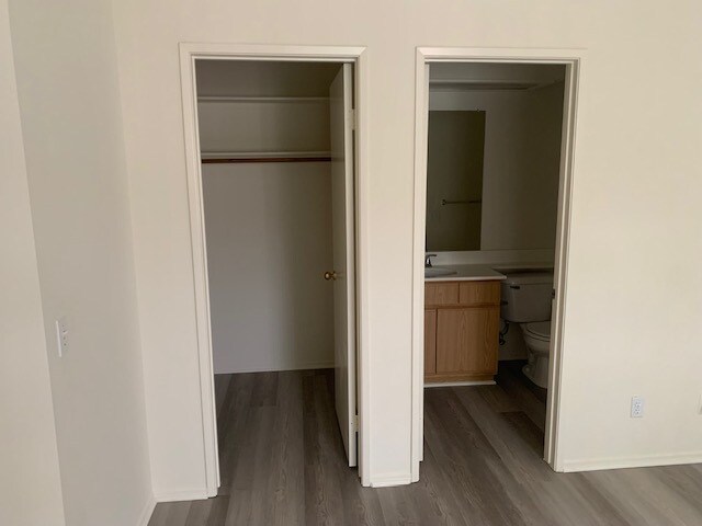 2 bath and closet - 4434 Apricot Rd