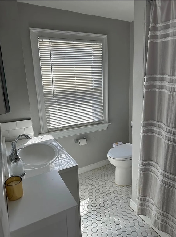 Building Photo - 314 E 8th St