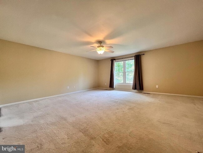Building Photo - 8596 Trail View Dr