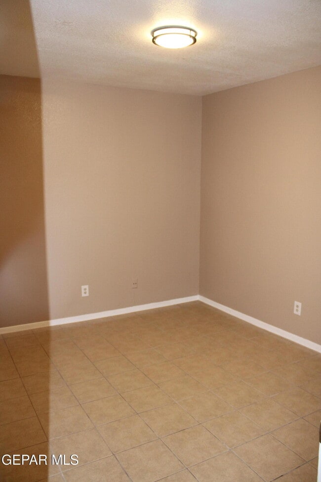 Building Photo - 3120 Voss Dr