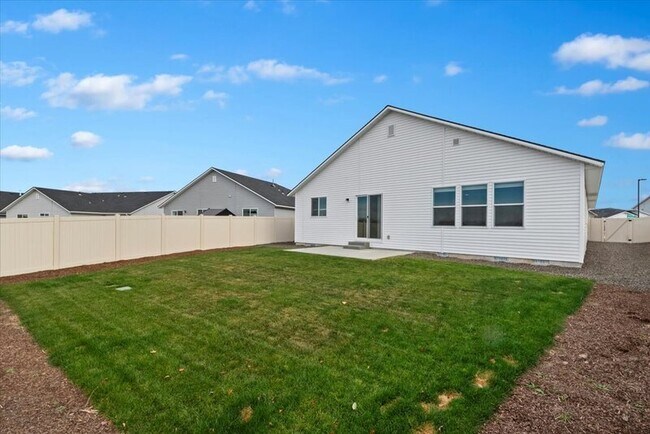 Building Photo - 2869 N Arroyo Vis Wy