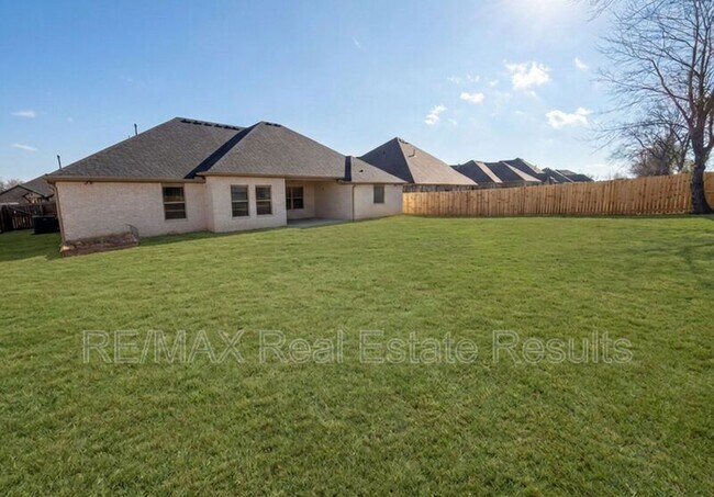 Building Photo - 751 Spicewood Trail