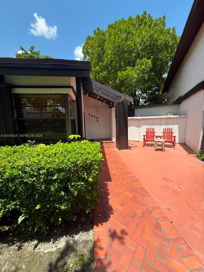 Building Photo - 1470 Flamingo Ct