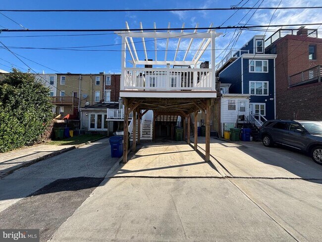 Primary Photo - 1218 Riverside Ave