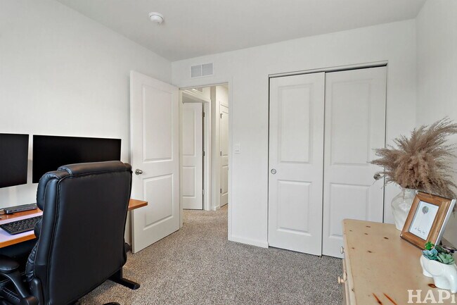 Building Photo - 6740 Linden Trl