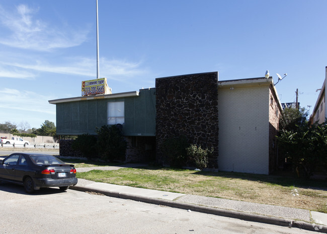 Building Photo - 9603 Riddlewood Ln